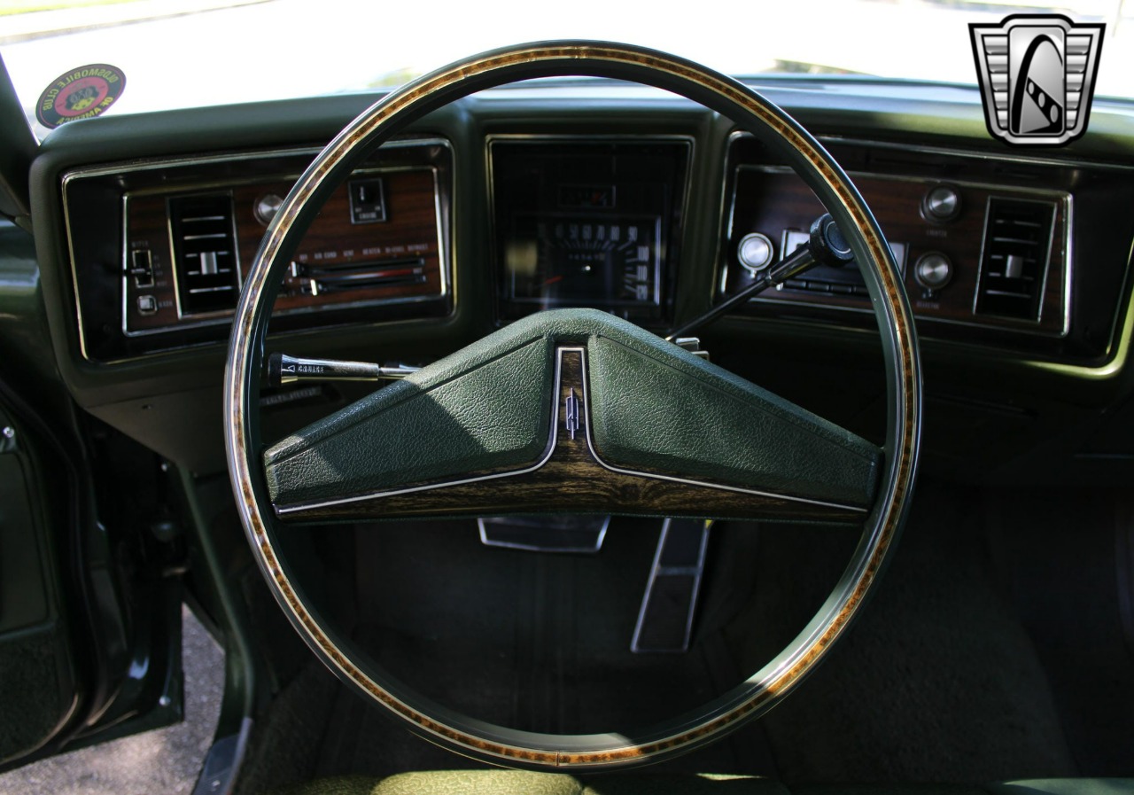 1972 Oldsmobile Ninety Eight LS 19