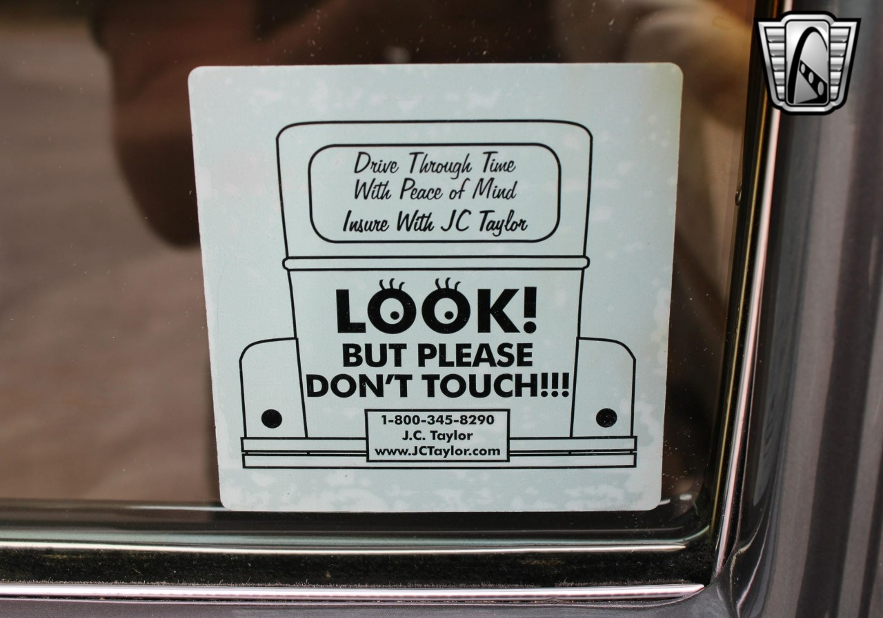 1939 Chevrolet Special - Deluxe 77