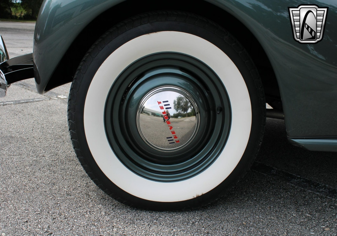 1939 Chevrolet Special - Deluxe 13
