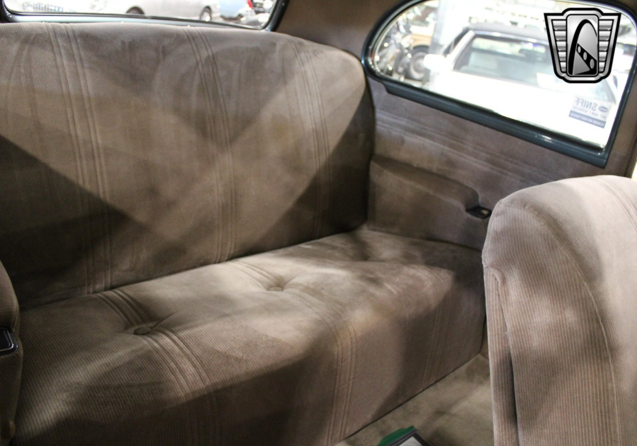 1939 Chevrolet Special - Deluxe 23