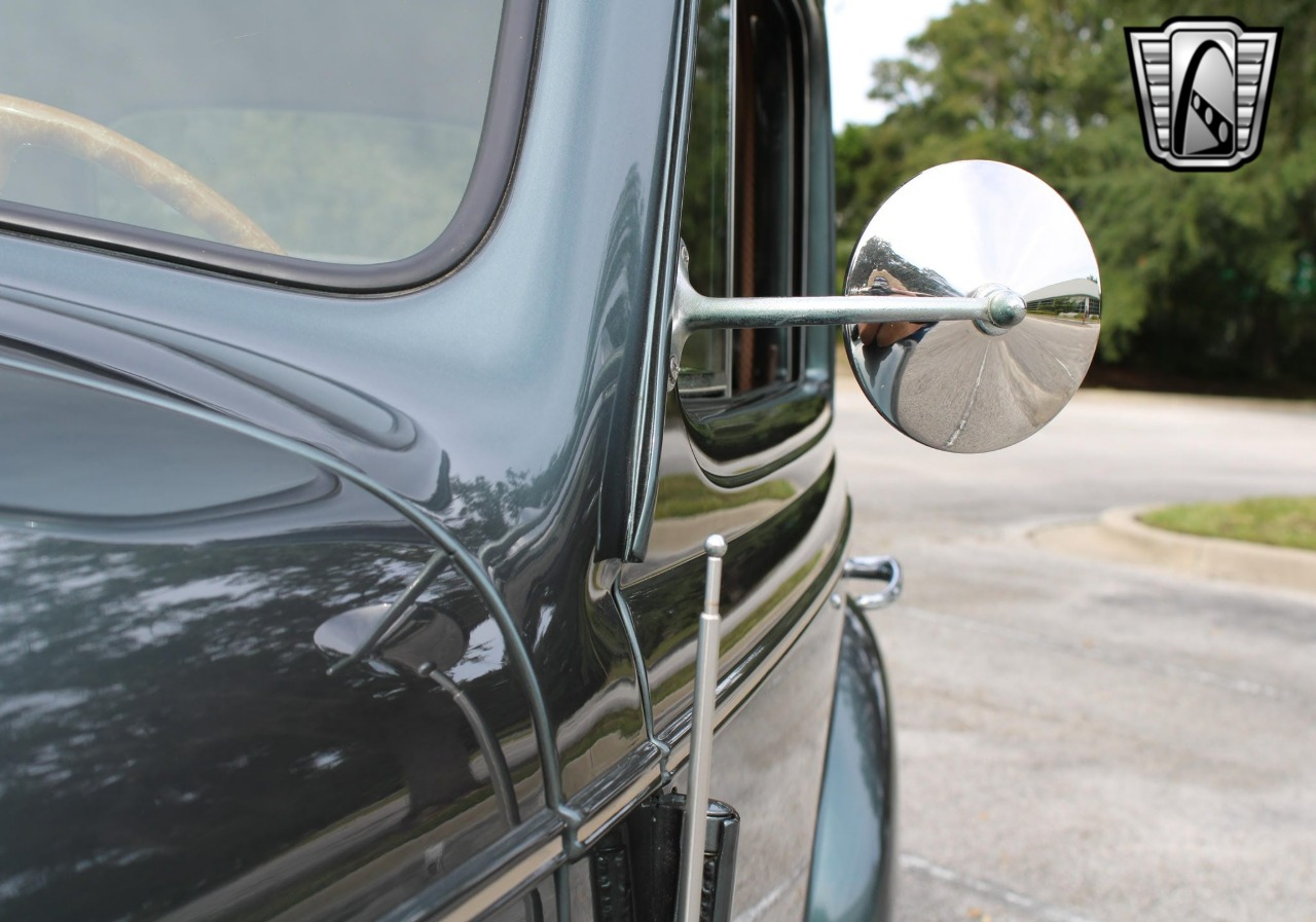 1939 Chevrolet Special - Deluxe 70