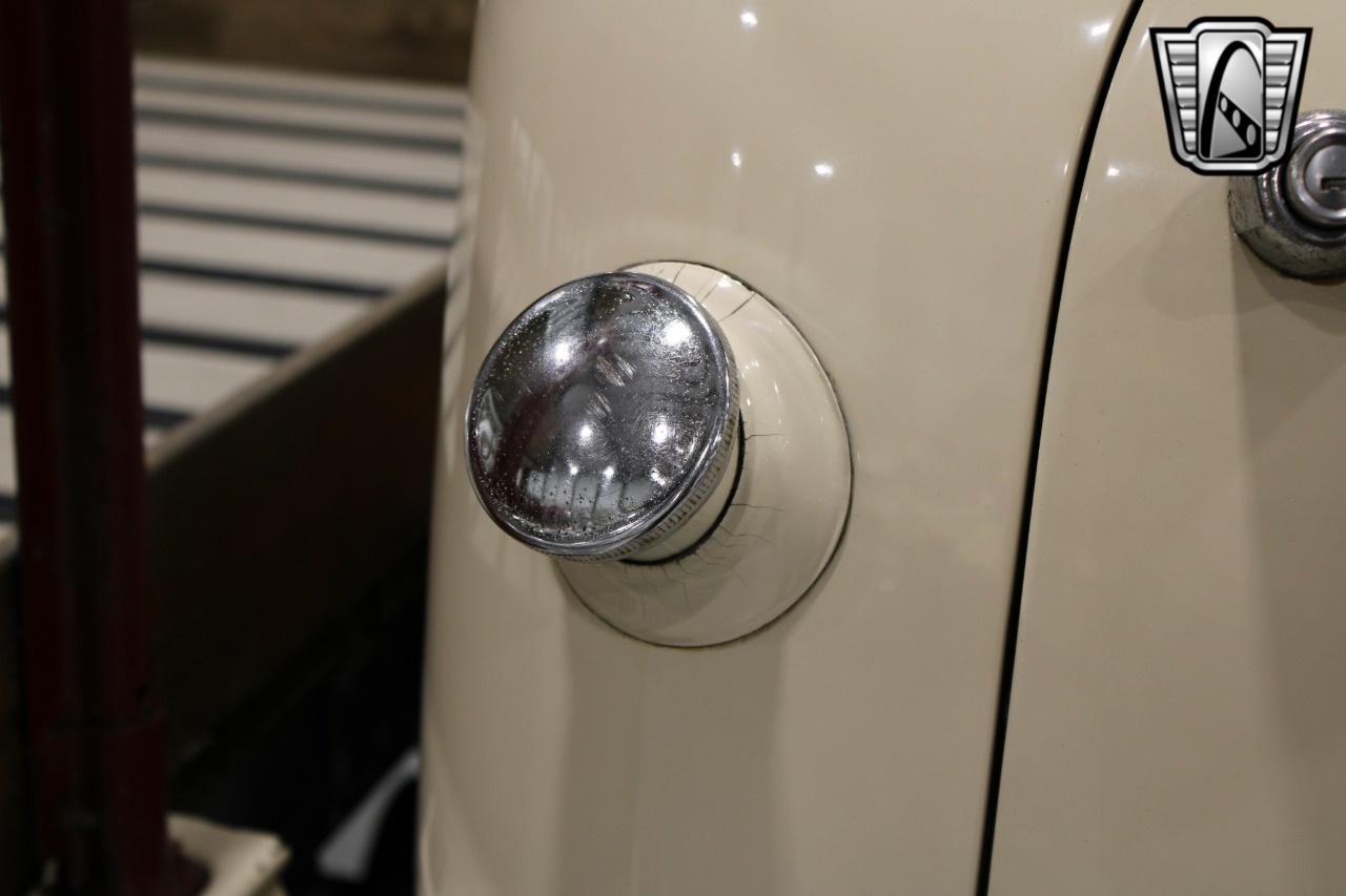 1953 Chevrolet 4400 74