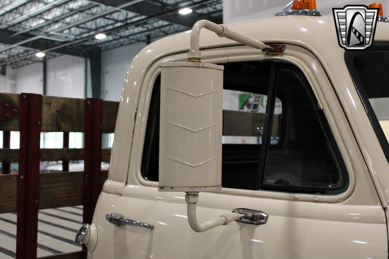 1953 Chevrolet 4400 77