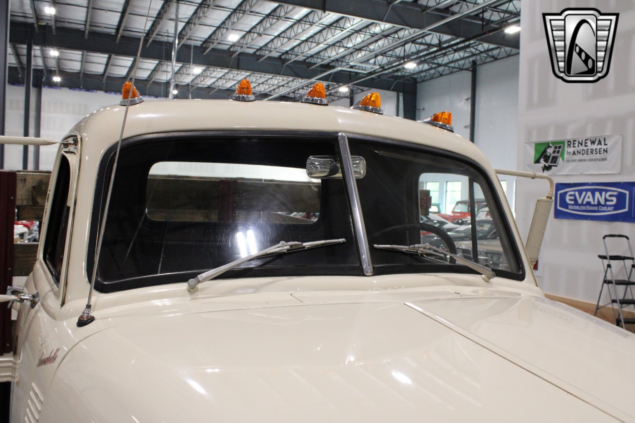1953 Chevrolet 4400 80