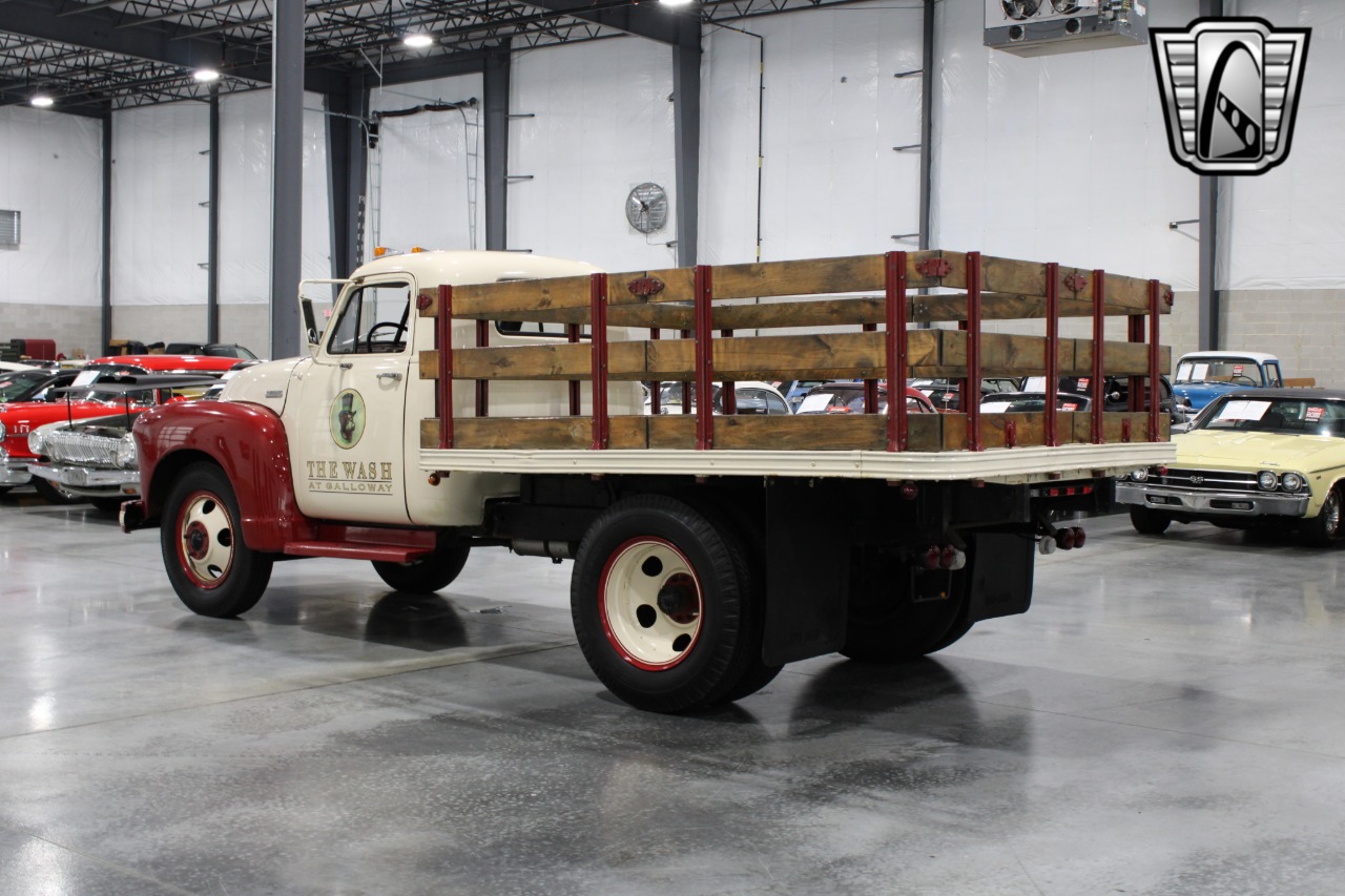 1953 Chevrolet 4400 33