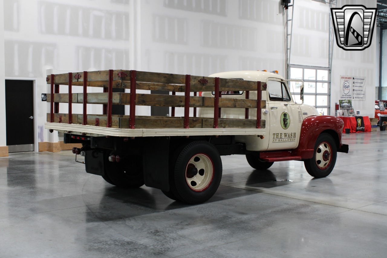 1953 Chevrolet 4400 35