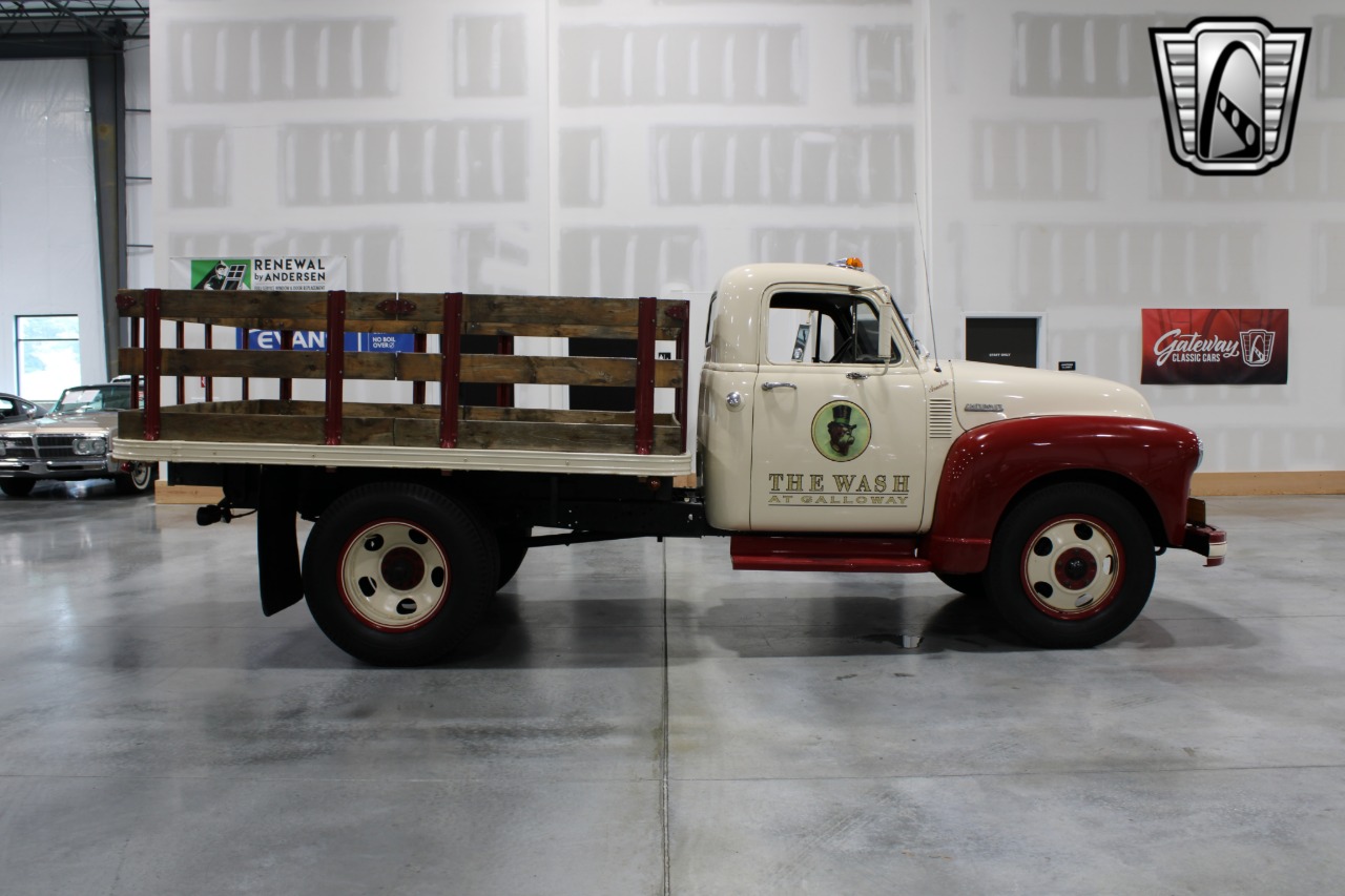 1953 Chevrolet 4400 36