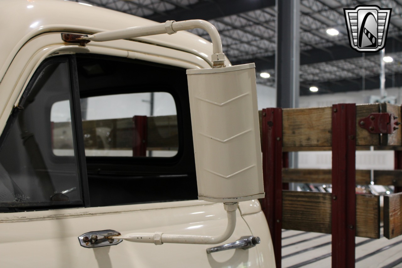 1953 Chevrolet 4400 61