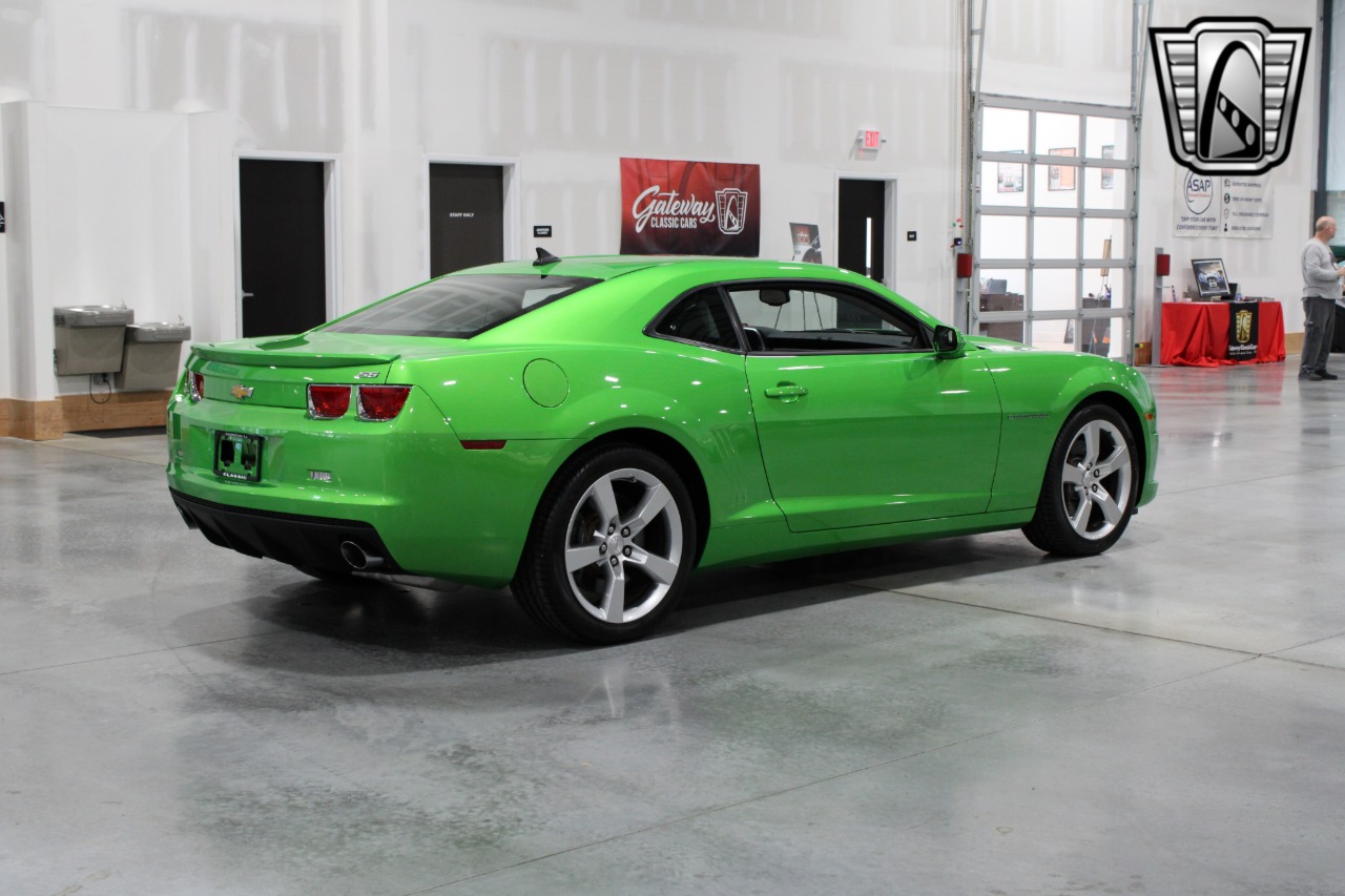 2011 Chevrolet Camaro 36
