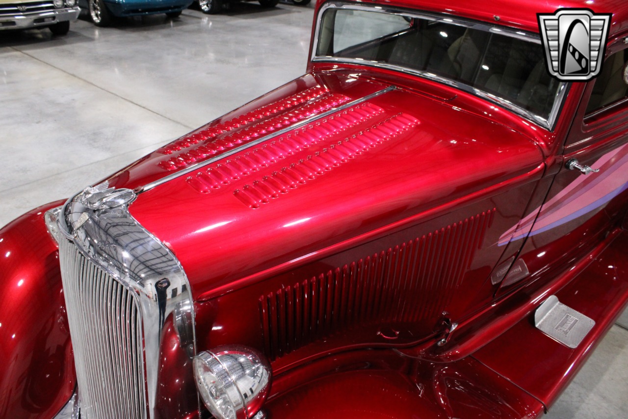 1933 Plymouth Sedan 44