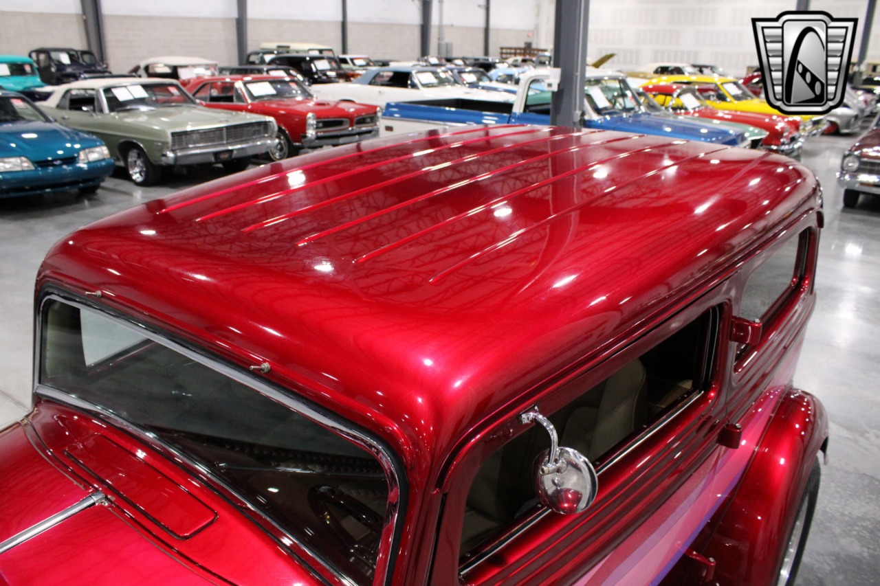 1933 Plymouth Sedan 45