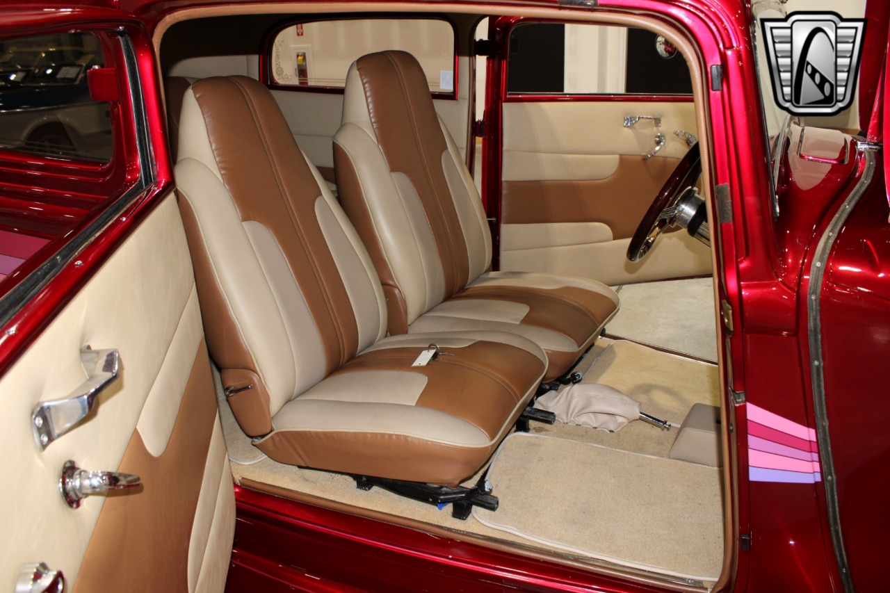 1933 Plymouth Sedan 7