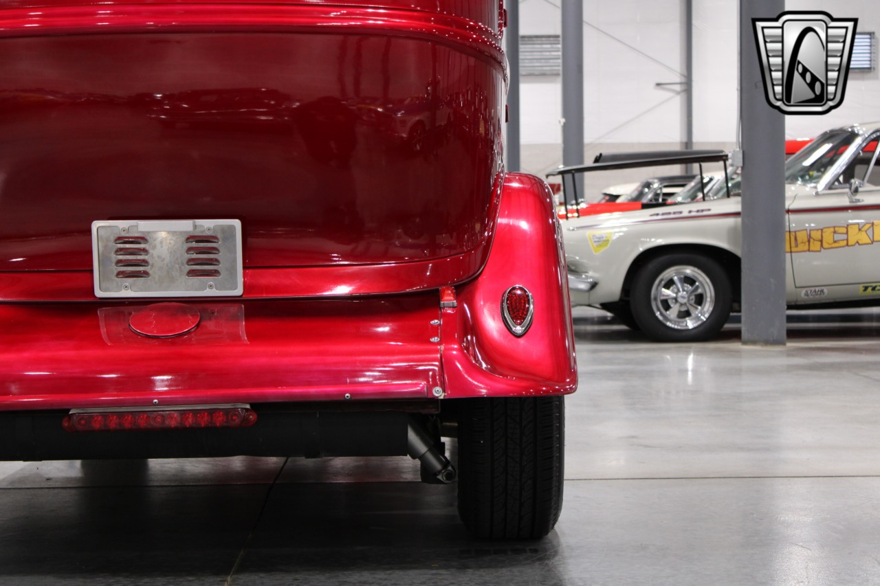 1933 Plymouth Sedan 73