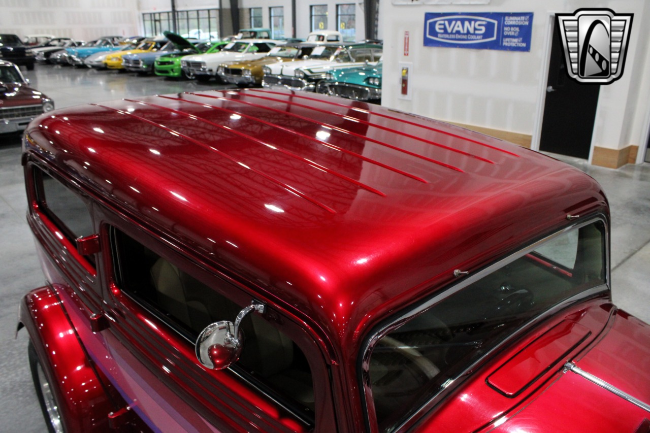 1933 Plymouth Sedan 48