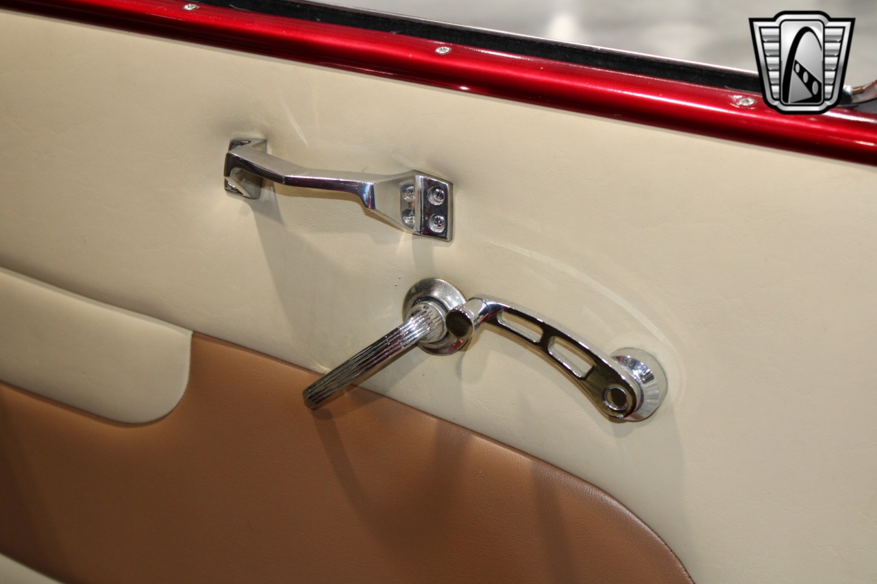 1933 Plymouth Sedan 94