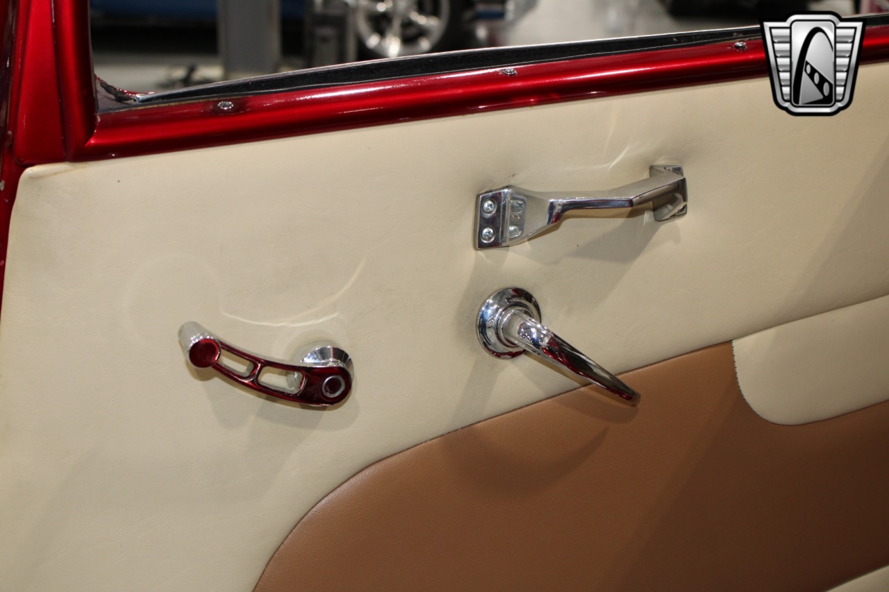 1933 Plymouth Sedan 96