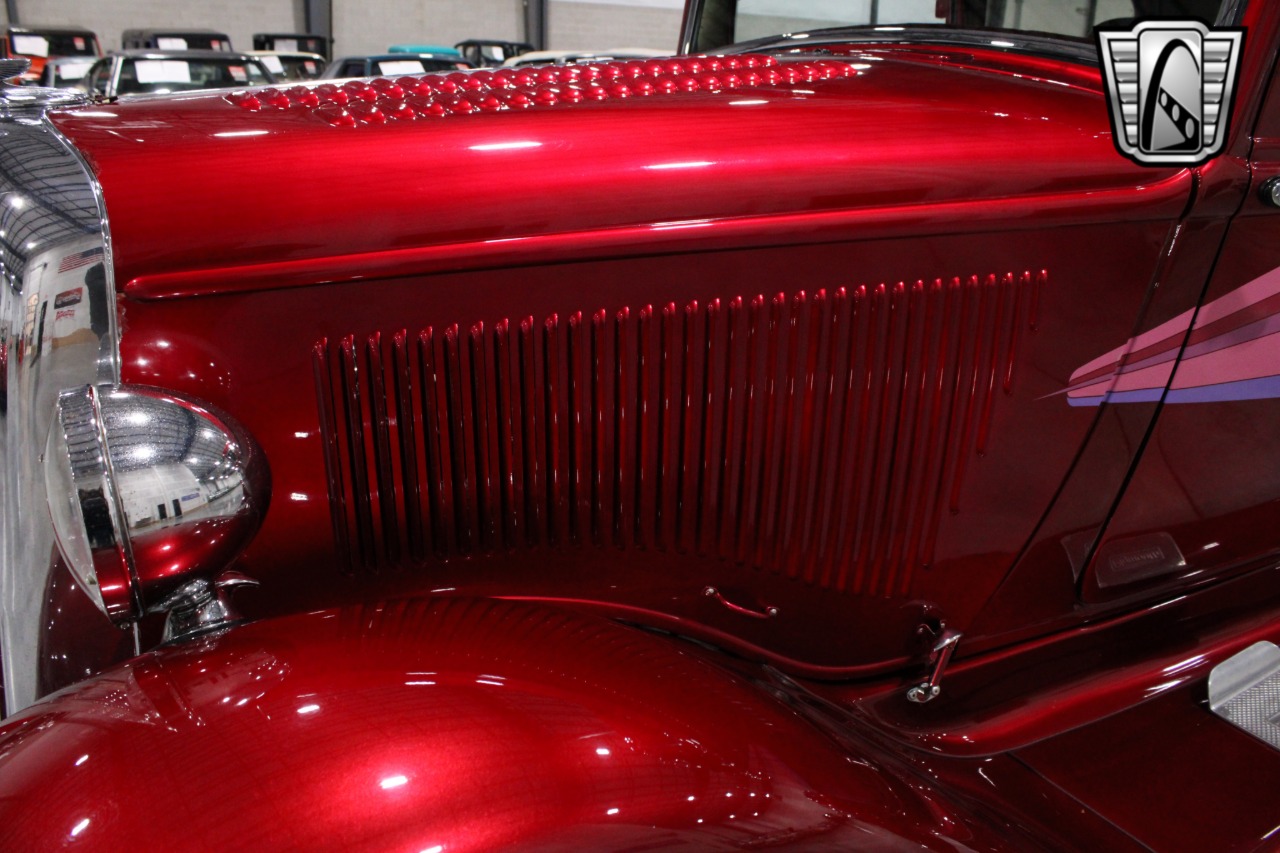 1933 Plymouth Sedan 57