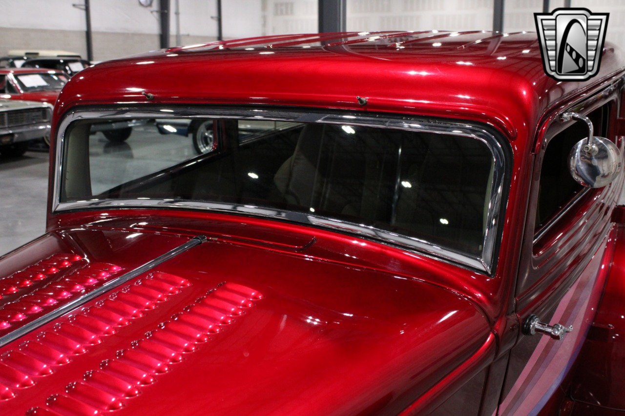 1933 Plymouth Sedan 58