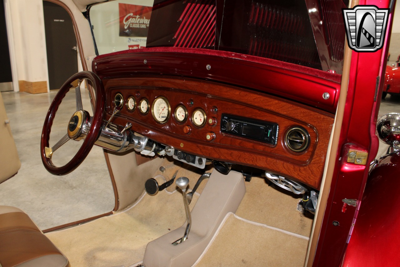 1933 Plymouth Sedan 23