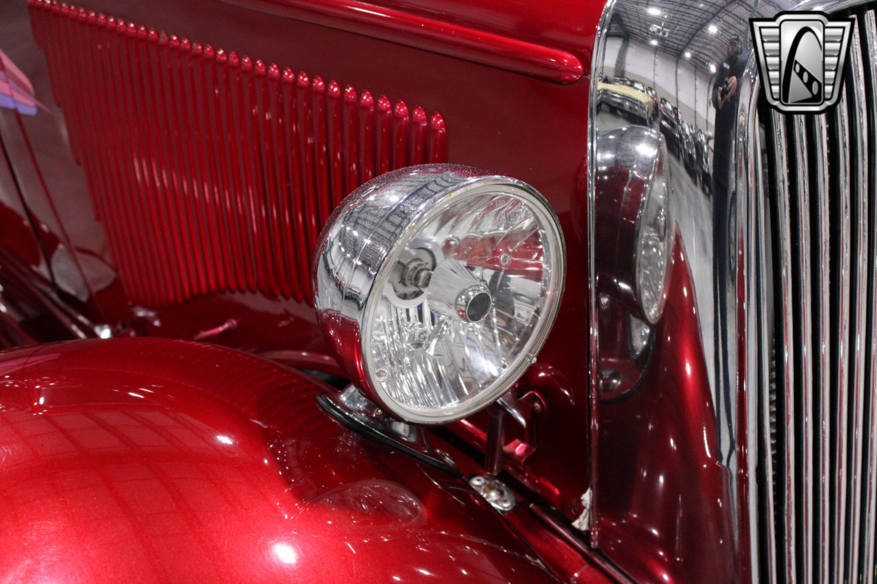 1933 Plymouth Sedan 86