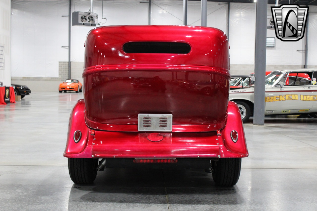 1933 Plymouth Sedan 40