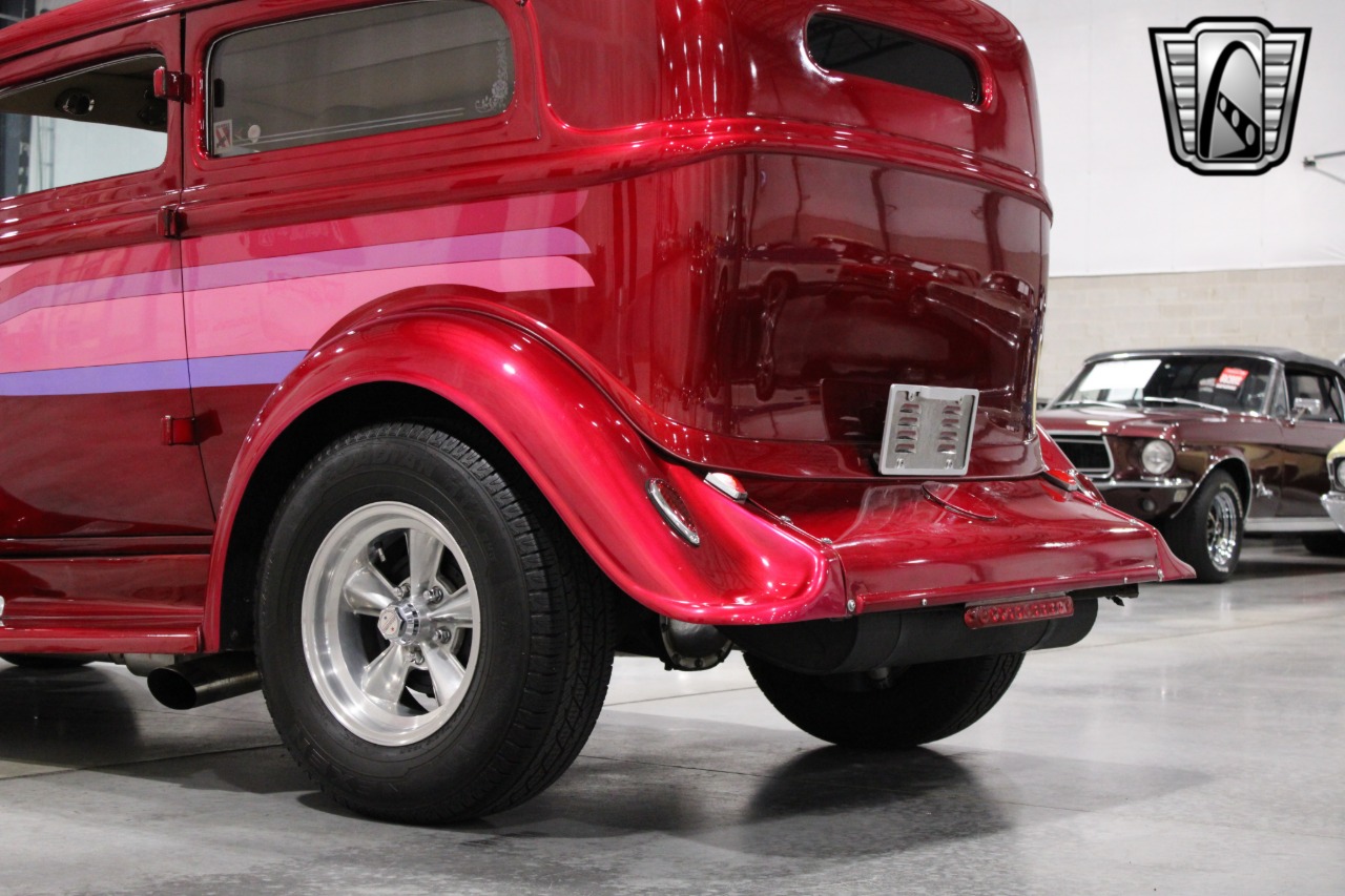 1933 Plymouth Sedan 67