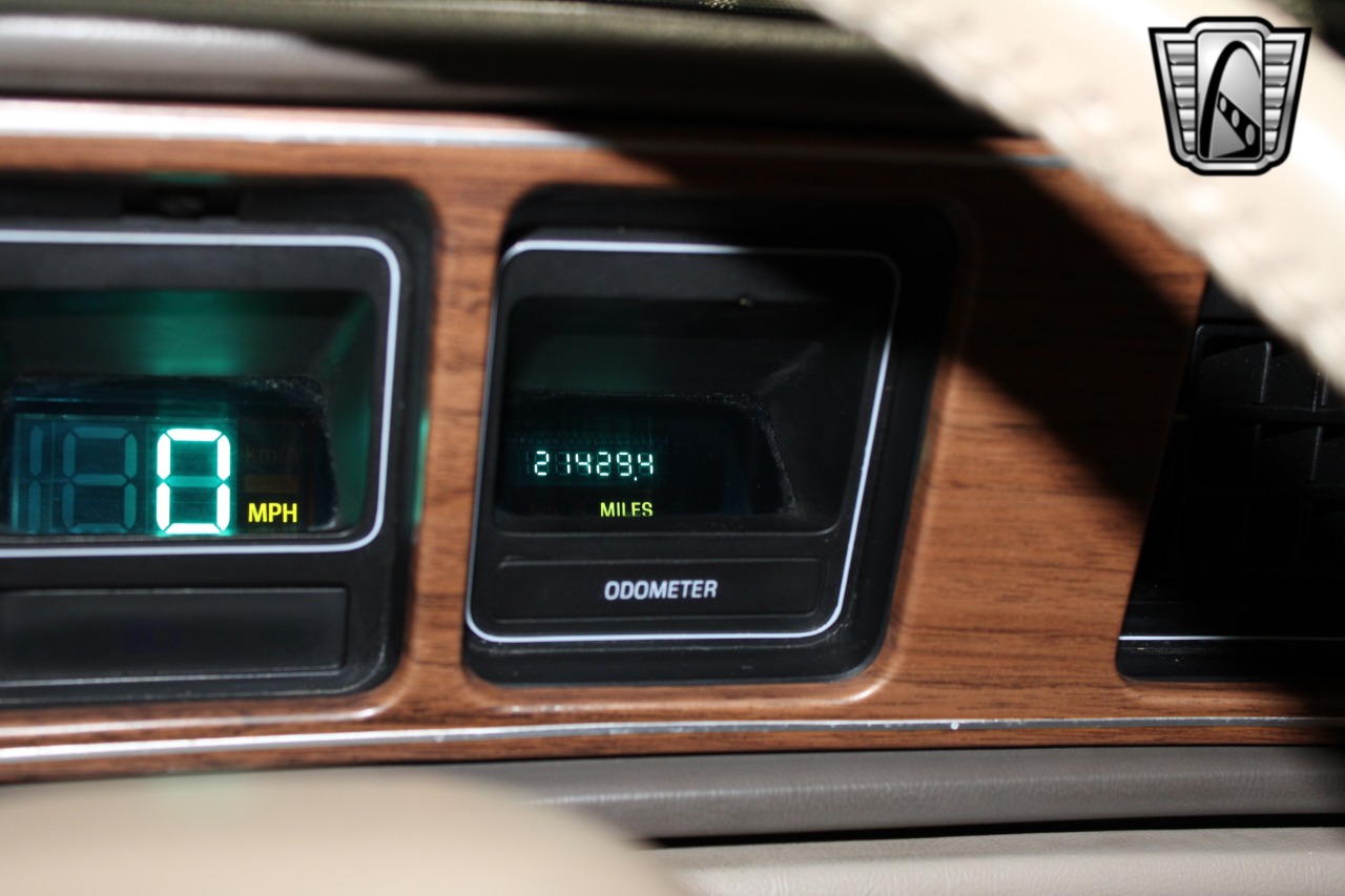 1988 Lincoln Mark 25