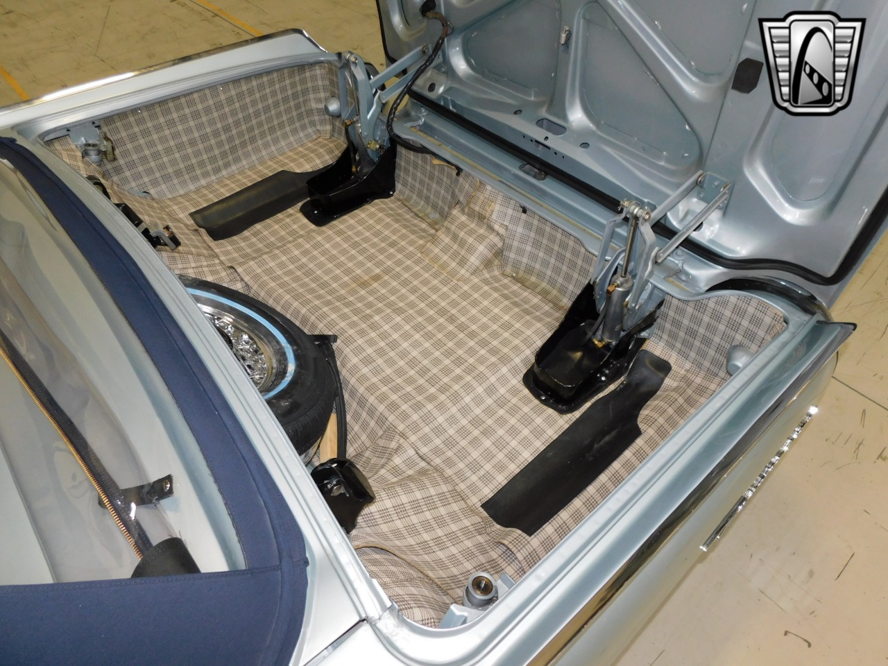 1963 Ford Thunderbird 22