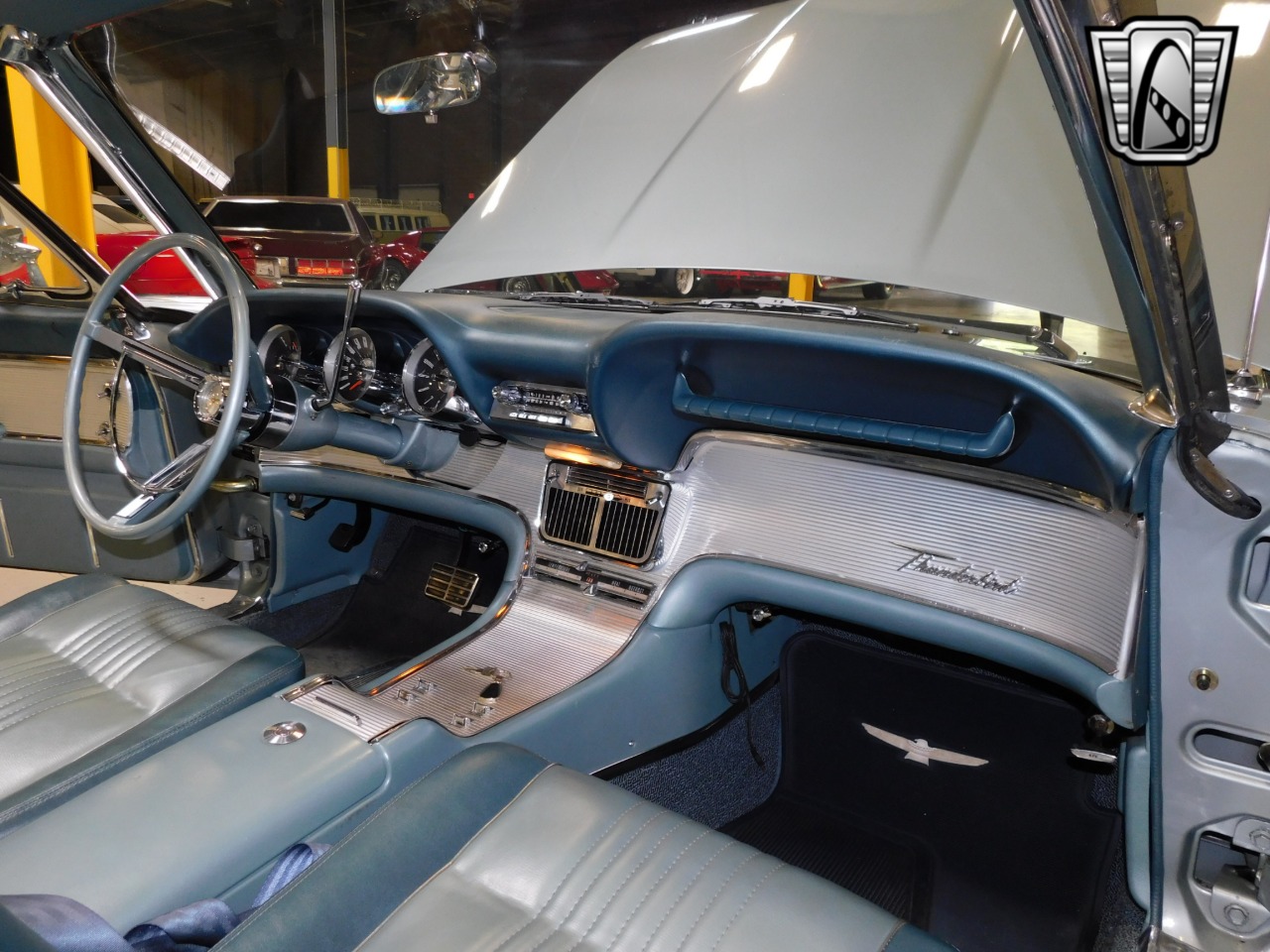 1963 Ford Thunderbird 24