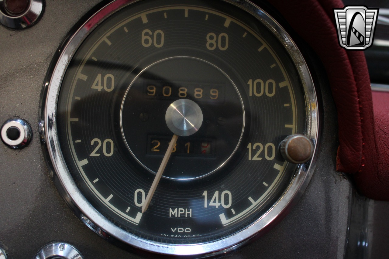 1961 Mercedes-Benz 190SL 91