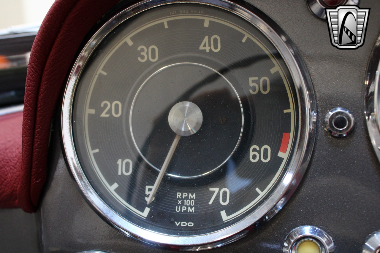 1961 Mercedes-Benz 190SL 92