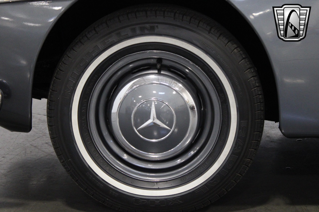 1961 Mercedes-Benz 190SL 58