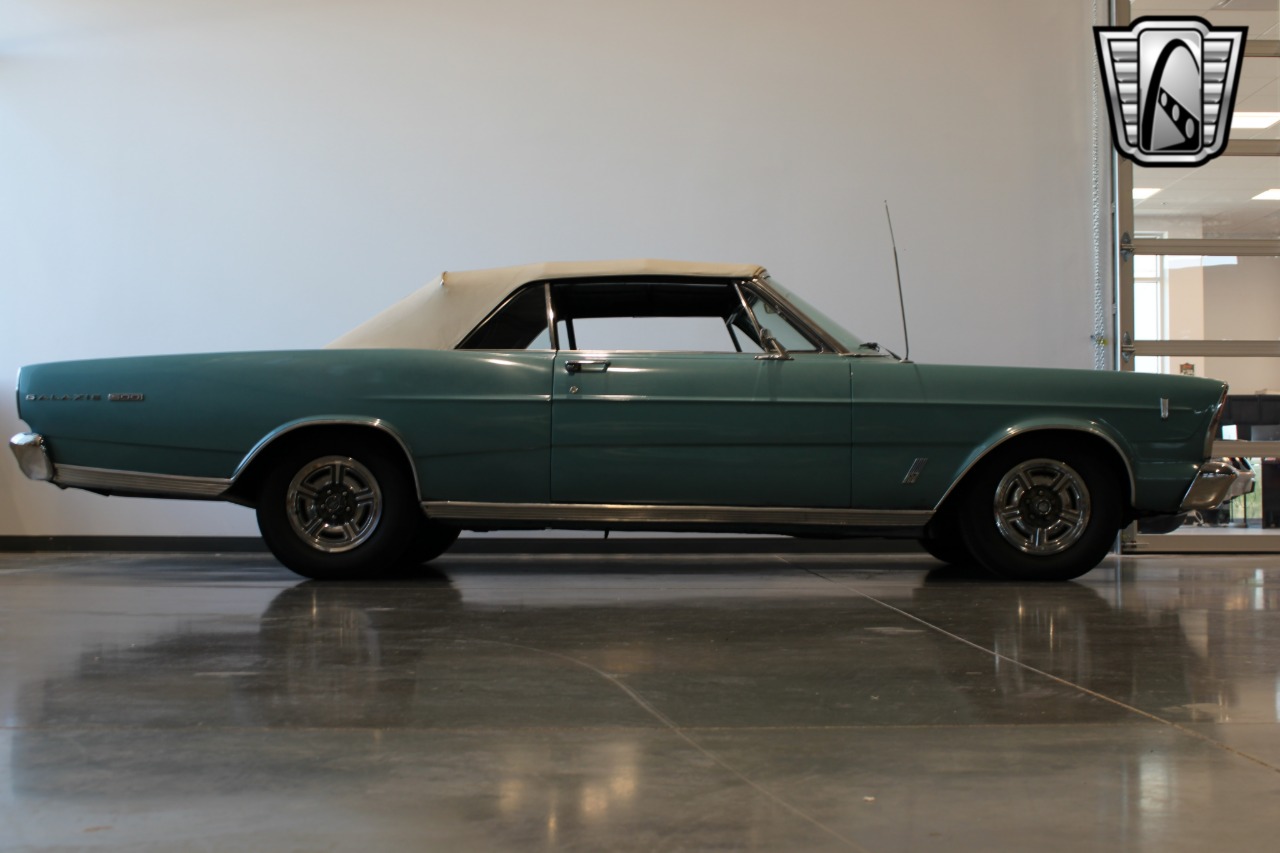 1966 Ford Galaxie 32