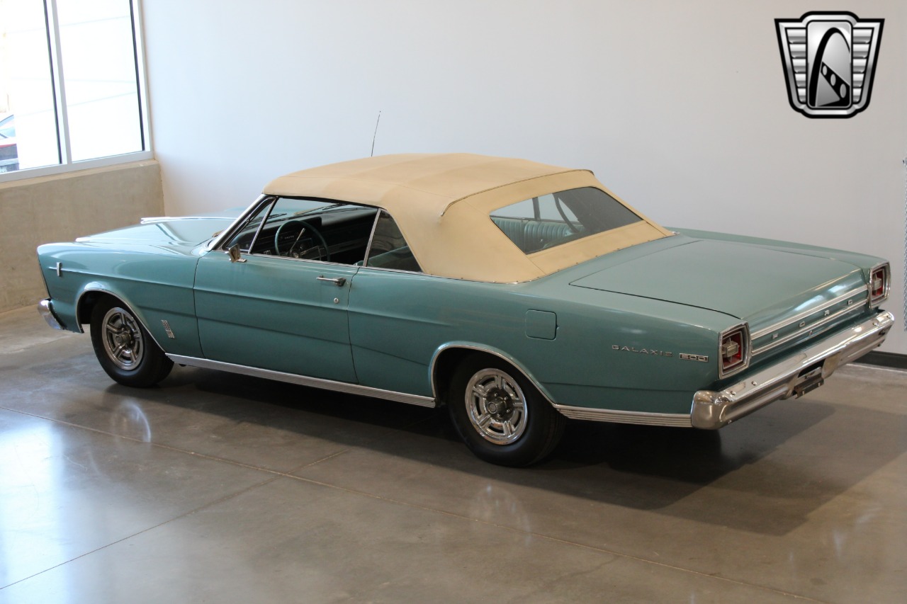 1966 Ford Galaxie 17