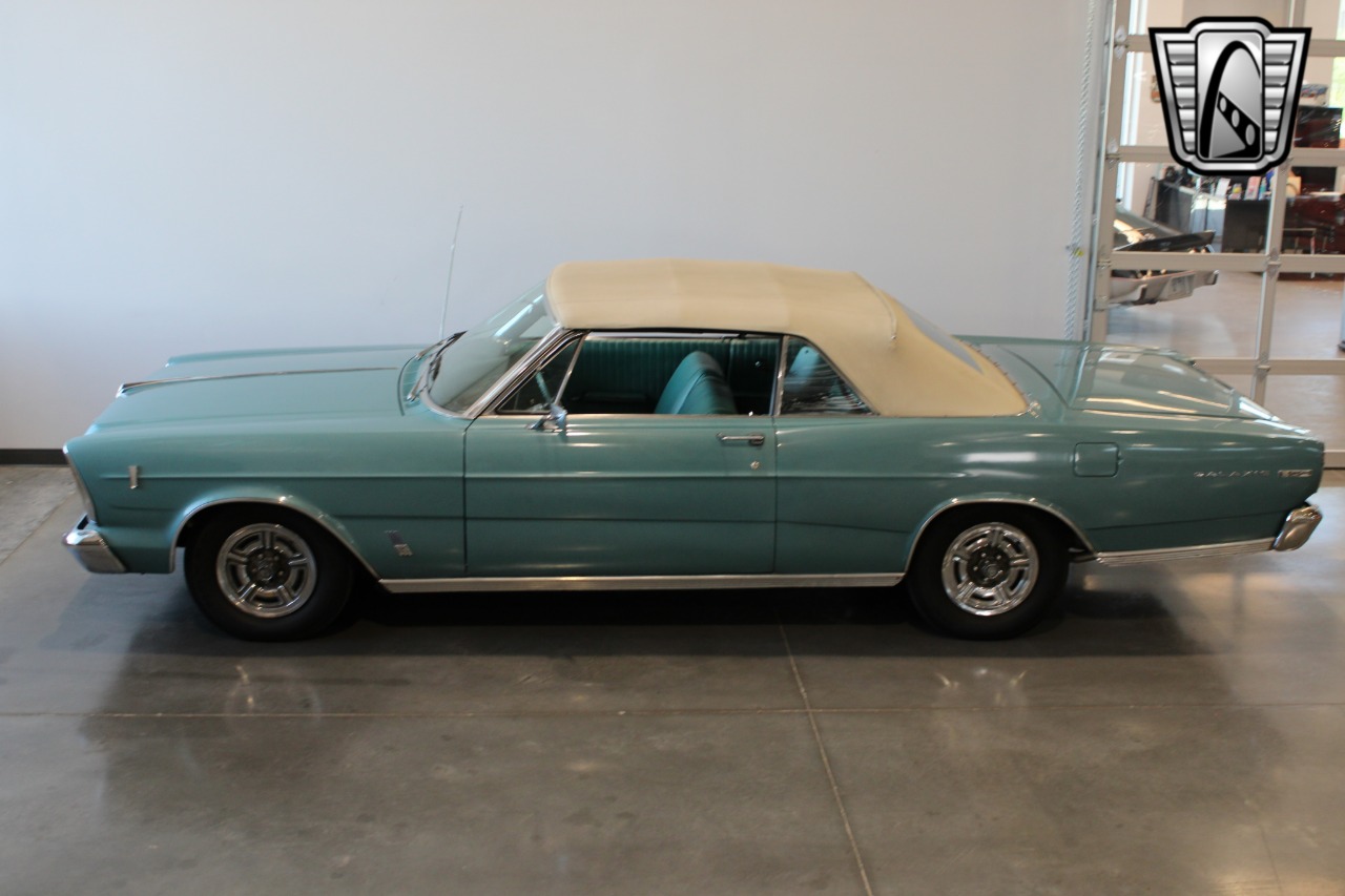 1966 Ford Galaxie 18