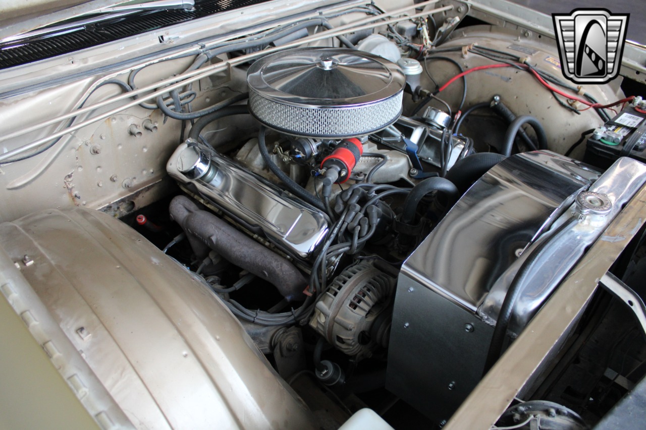 1966 Chrysler Windsor 26