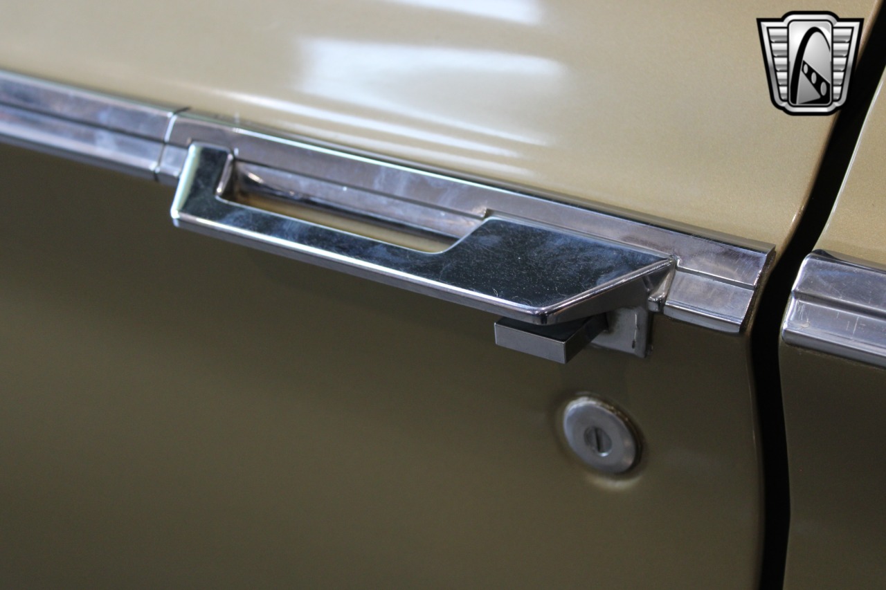 1966 Chrysler Windsor 57