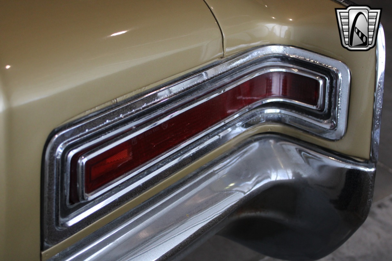 1966 Chrysler Windsor 83