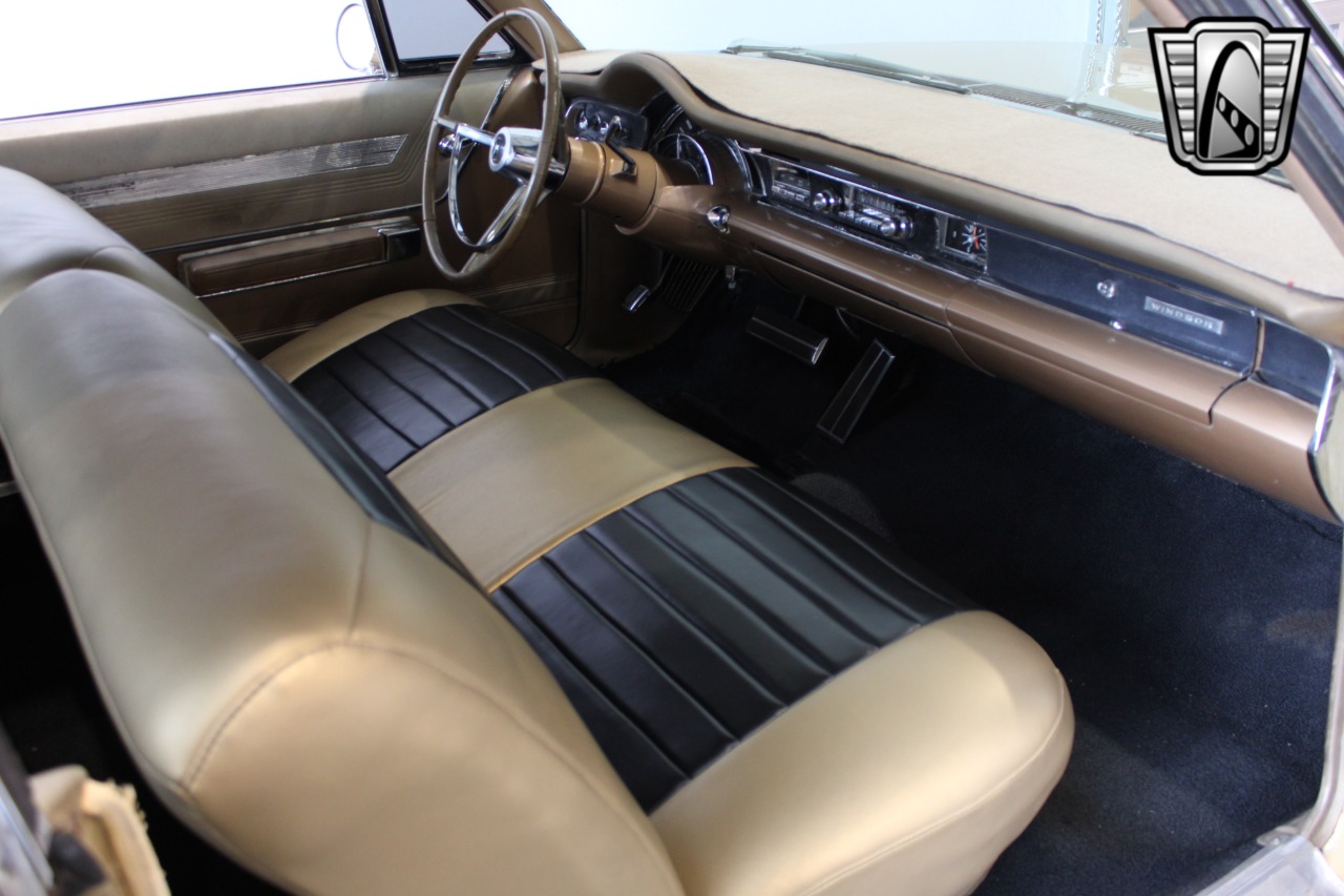 1966 Chrysler Windsor 23