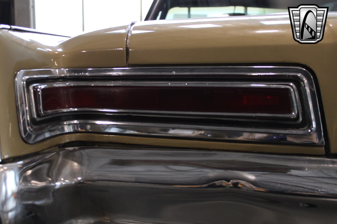 1966 Chrysler Windsor 62