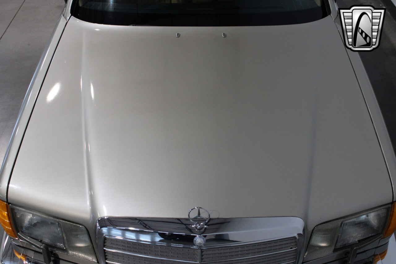 1988 Mercedes-Benz 560 35