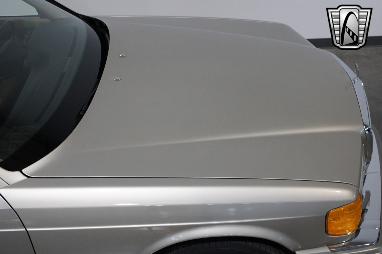 1988 Mercedes-Benz 560 36