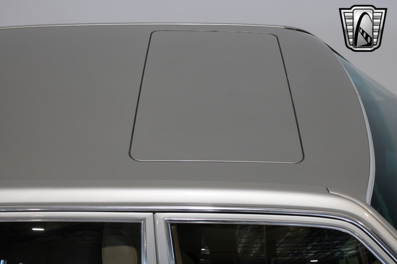 1988 Mercedes-Benz 560 37