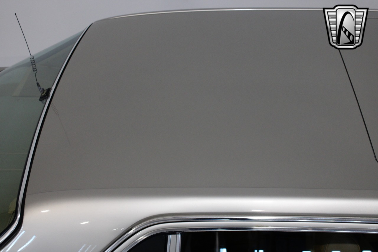 1988 Mercedes-Benz 560 38