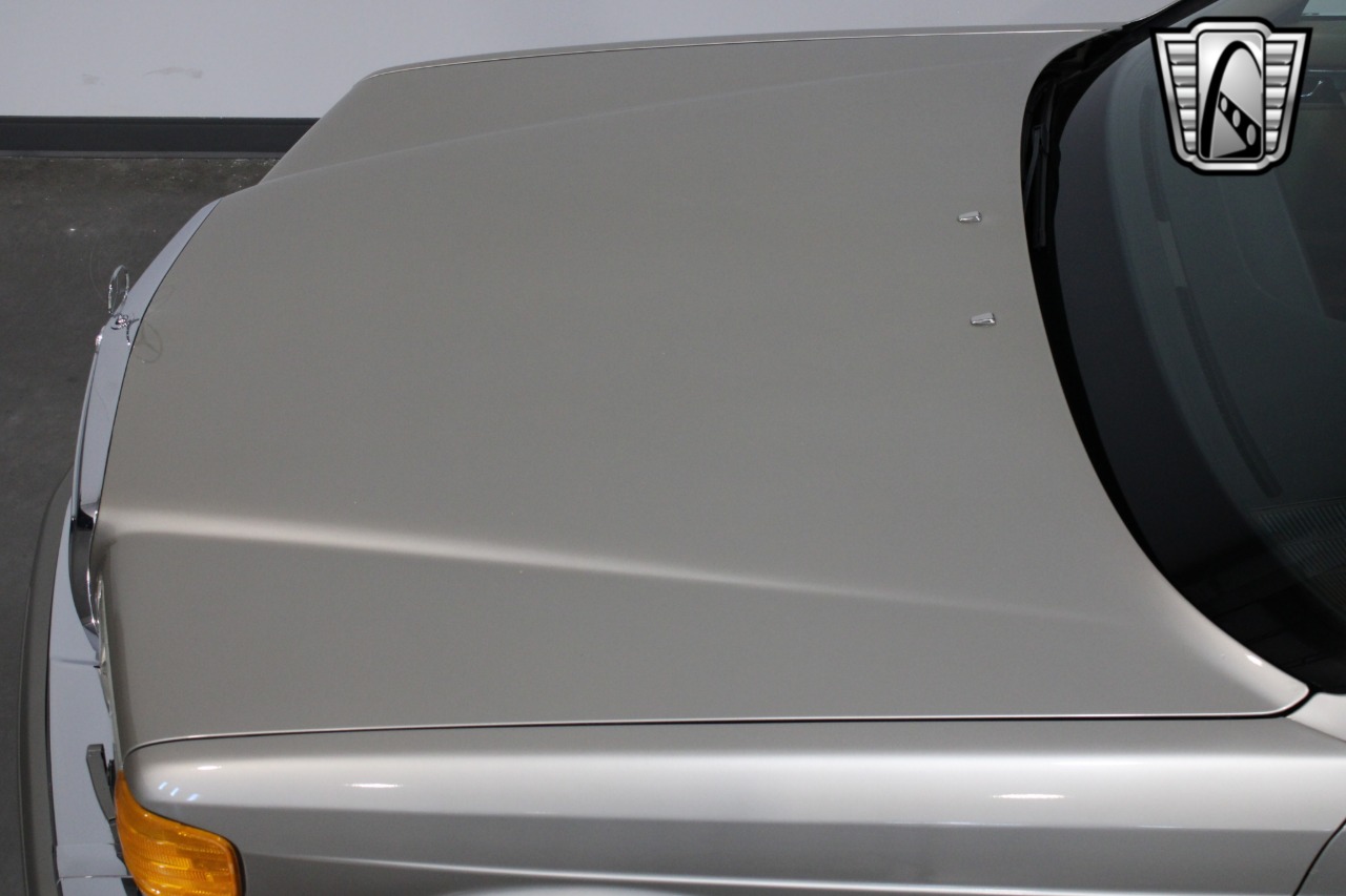 1988 Mercedes-Benz 560 69