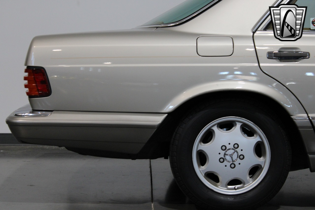 1988 Mercedes-Benz 560 44