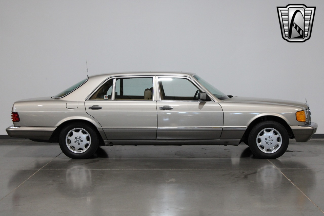 1988 Mercedes-Benz 560 16