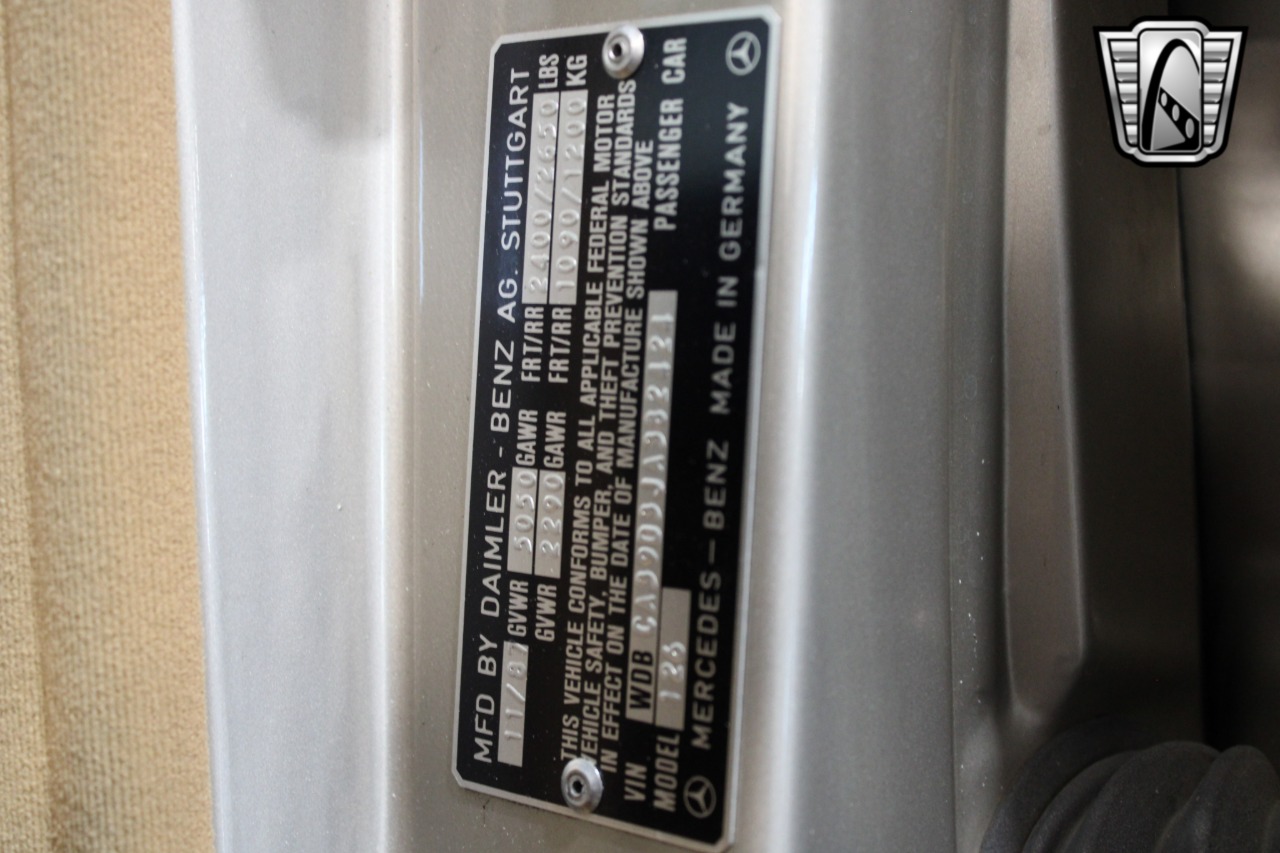 1988 Mercedes-Benz 560 97