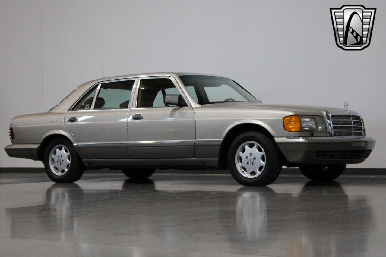 1988 Mercedes-Benz 560 22