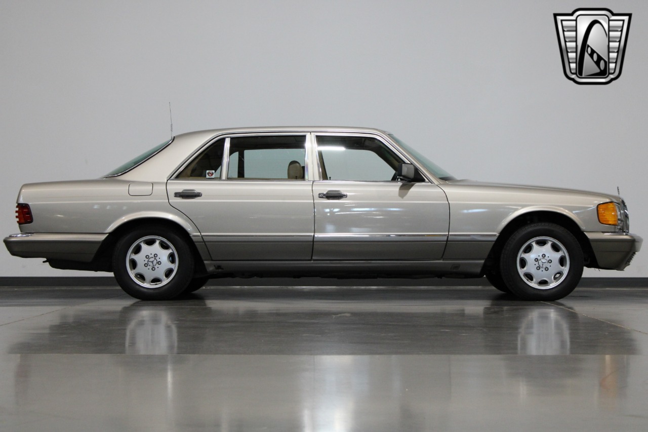 1988 Mercedes-Benz 560 23